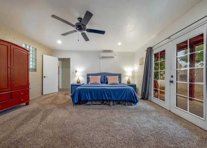 Reid Park And Zoo, 3 Bedroom 2 Ba, Golf, Remodeled Holiday home
